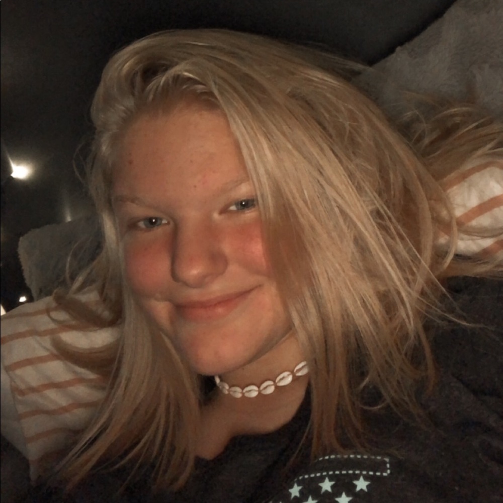 Meet your Posher, Emaleigh